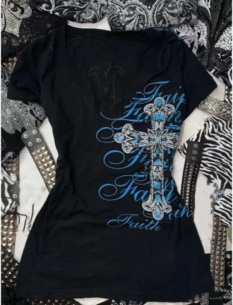 Grunge Shirts Emo Clothes Teen Girls Vintage Graphic Tee Y2k 2000s Goth Top Women Mcbling Short Sleeve Streetwear