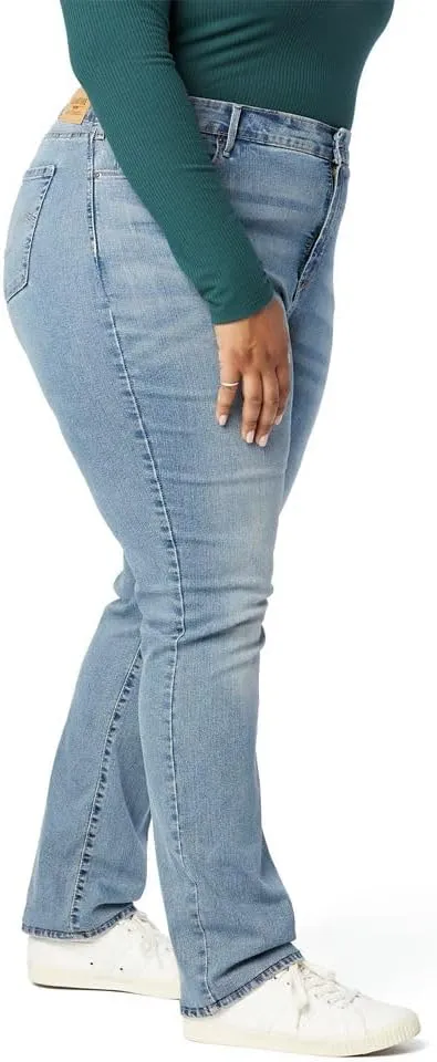 Levi Strauss Signature Gold Women's Curvy Totally Shaping Straight Jeans (Available in Plus Size)