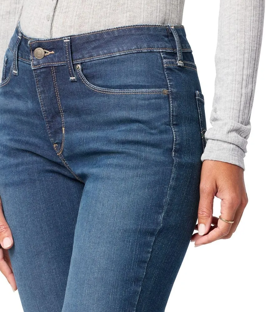 Levi Strauss Signature Gold Women's Curvy Totally Shaping Straight Jeans (Available in Plus Size)