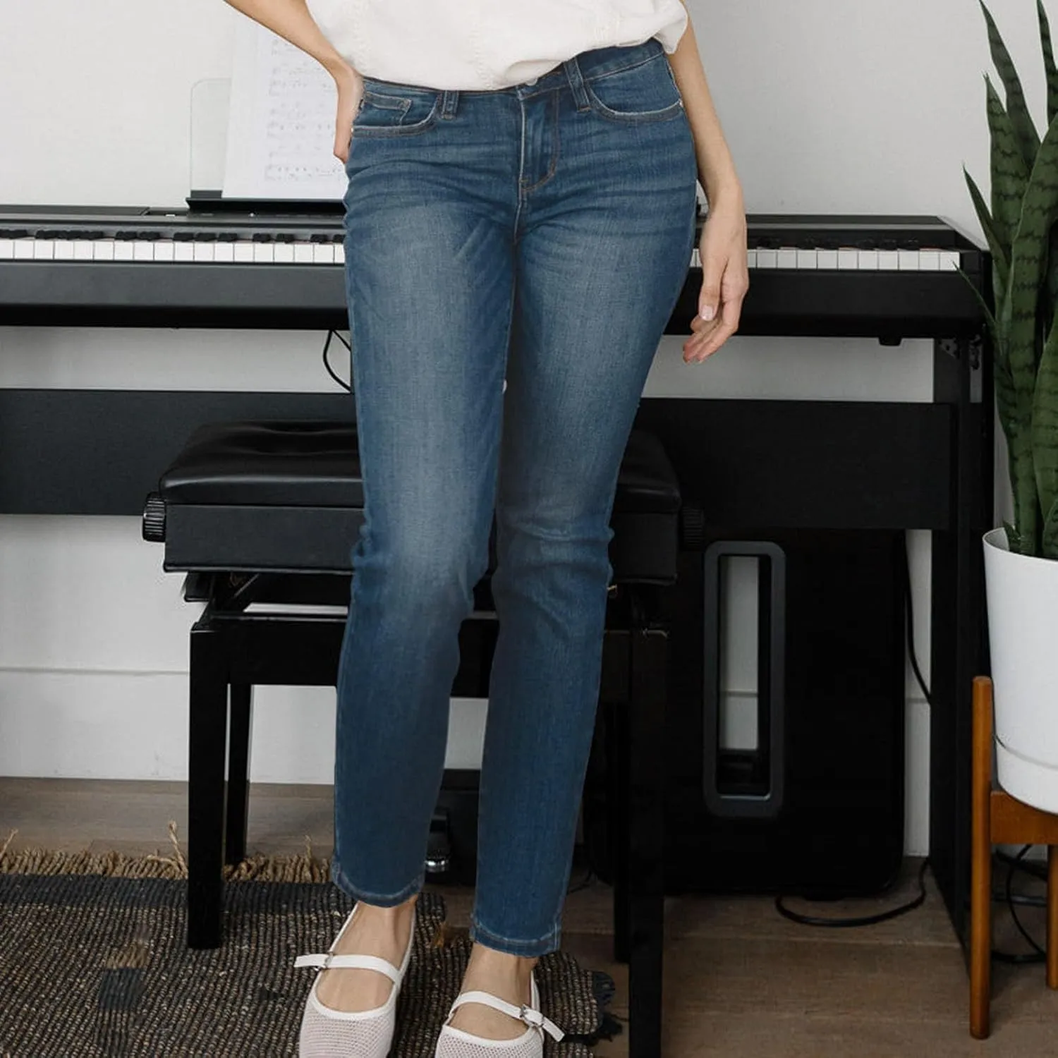 Plus Size Jeans for Curvy Women Straight Stretchy High Waisted Denim Boyfriend Butt Lifting Ankle Jeans with Pockets