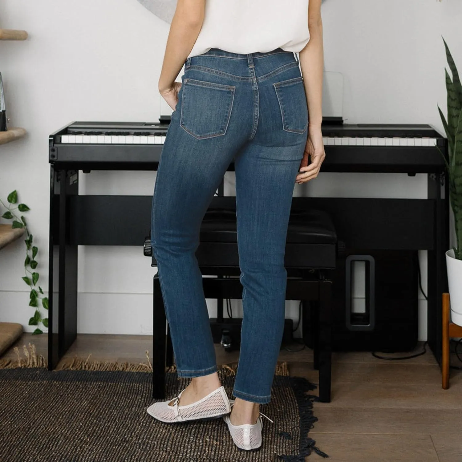 Plus Size Jeans for Curvy Women Straight Stretchy High Waisted Denim Boyfriend Butt Lifting Ankle Jeans with Pockets