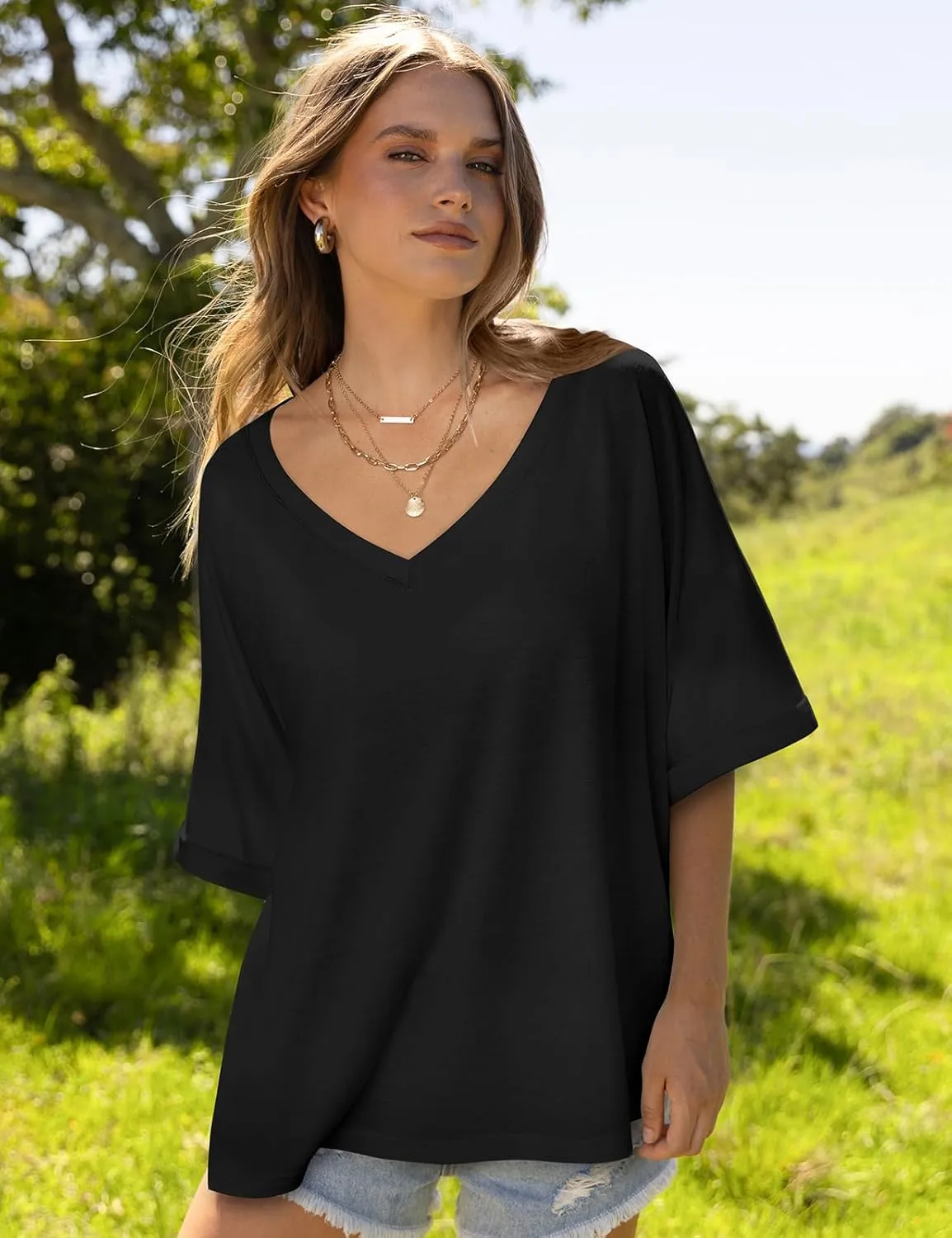 UEU Womens Oversized T-Shirts Summer V Neck Casual Shirts Short Sleeve Workout Tunic Tops