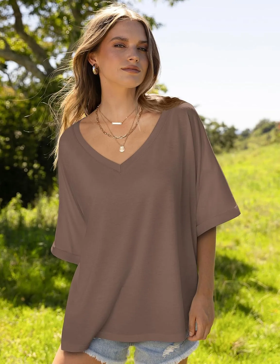 UEU Womens Oversized T-Shirts Summer V Neck Casual Shirts Short Sleeve Workout Tunic Tops