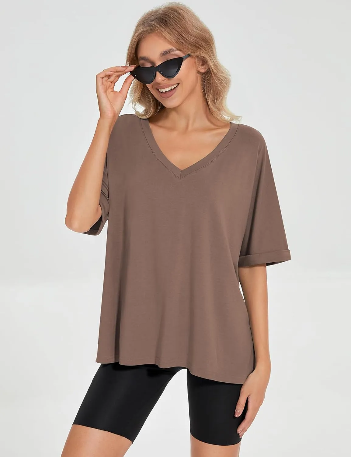 UEU Womens Oversized T-Shirts Summer V Neck Casual Shirts Short Sleeve Workout Tunic Tops
