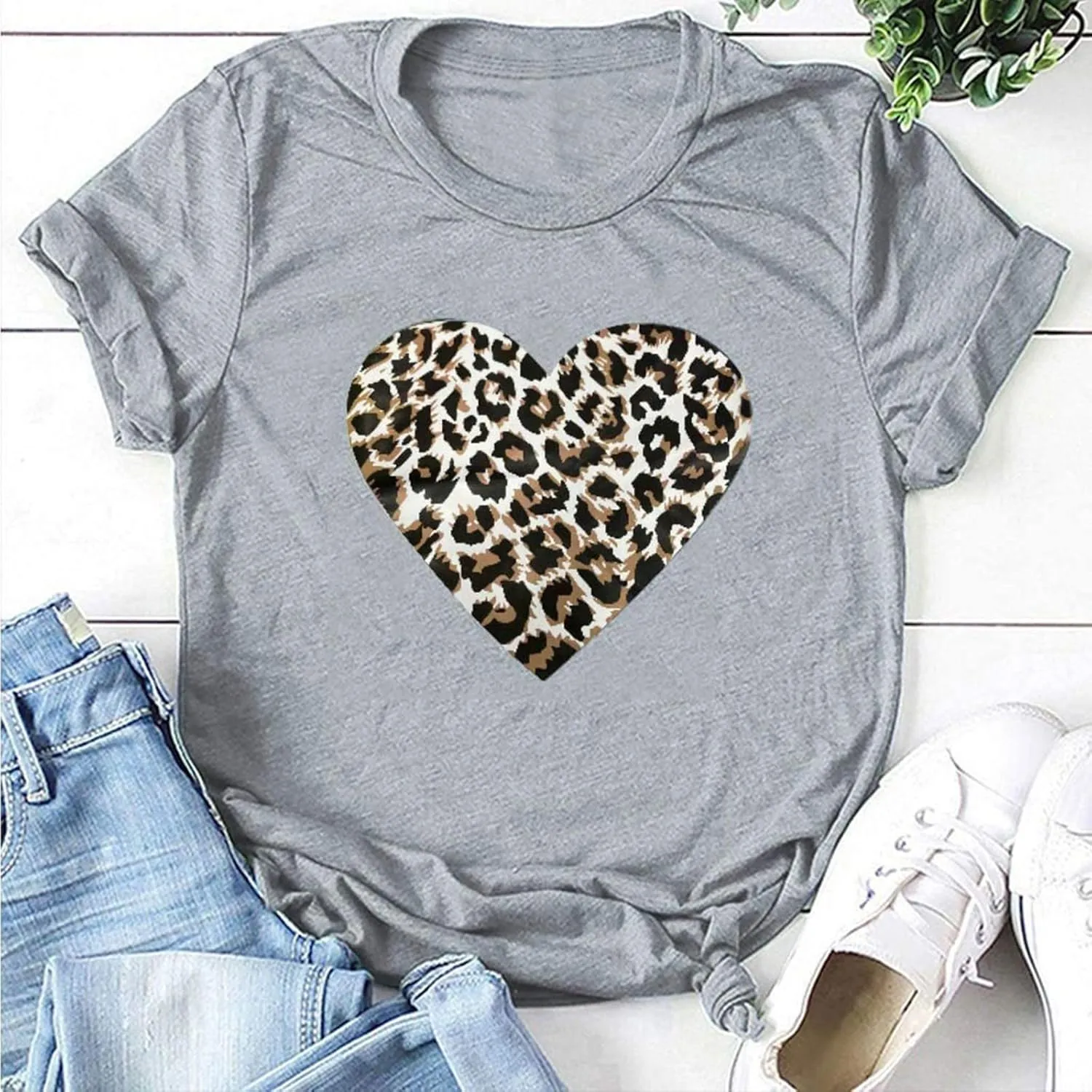 Women Love Heart Graphic Tees Shirt Short Sleeve Tops Tshirts Regular Fit Tunic Blouse Cute Funny Gift Clothes 2023