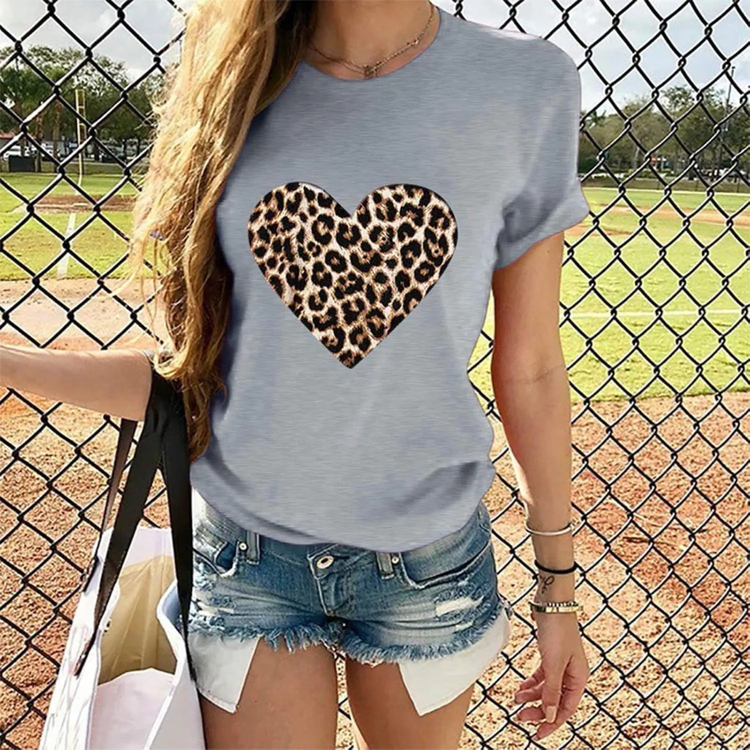 Women Love Heart Graphic Tees Shirt Short Sleeve Tops Tshirts Regular Fit Tunic Blouse Cute Funny Gift Clothes 2023